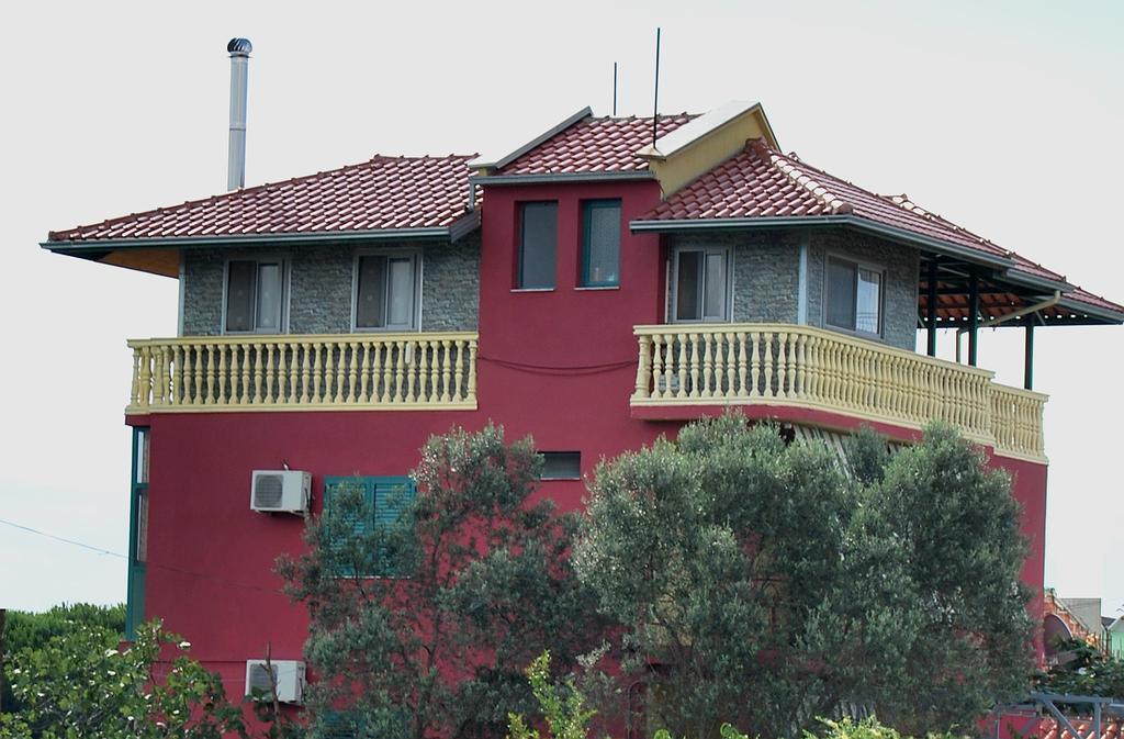H And H Guesthouse Velipoje Luaran gambar