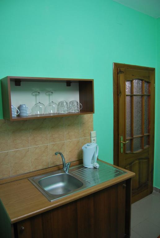 H And H Guesthouse Velipoje Luaran gambar